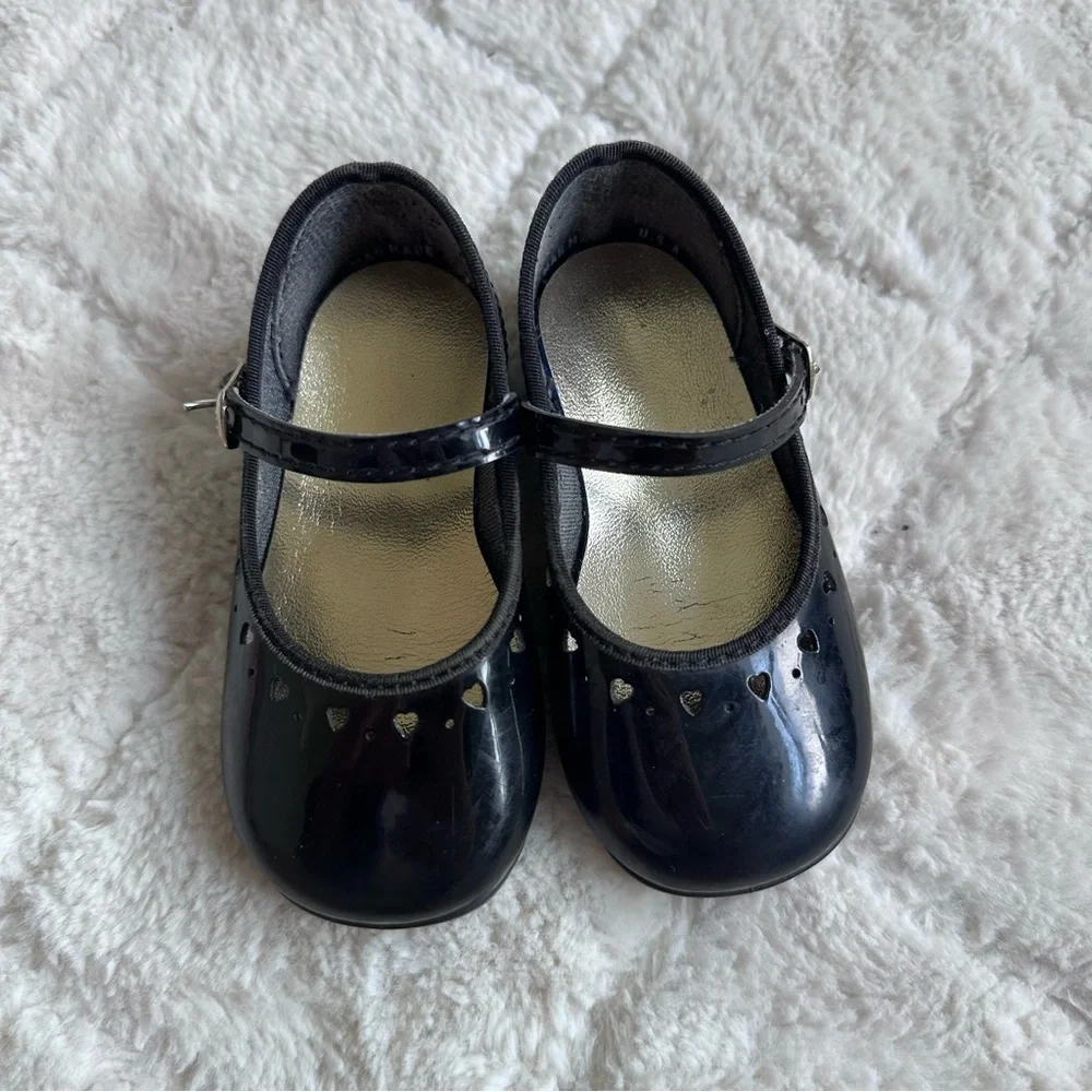 Vintage | Black Heart Cut-Outs Shiny Baby Shoes | Size 4